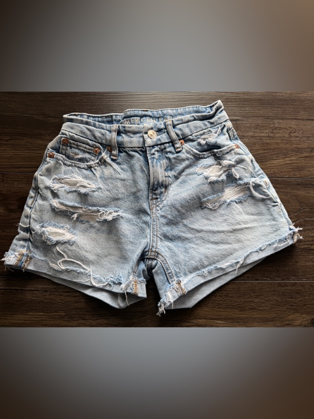 American Eagle Outfitters Light Blue Distressed Jean Curvy Relaxed Short 000